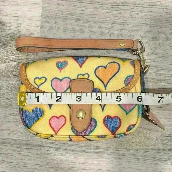 Dooney & Bourke Small Yellow Designer Leather Hearts Wristlet Wallet/Purse - Picture 8 of 9